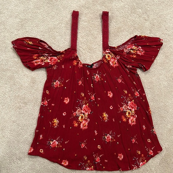 Torrid Cold Shoulder floral top size 0 - Picture 2 of 6